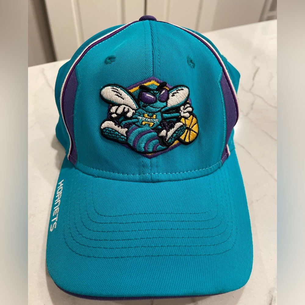 Vintage New Orleans Hornets Adidas Embroidered Stretch Fitted Cap, OSFA